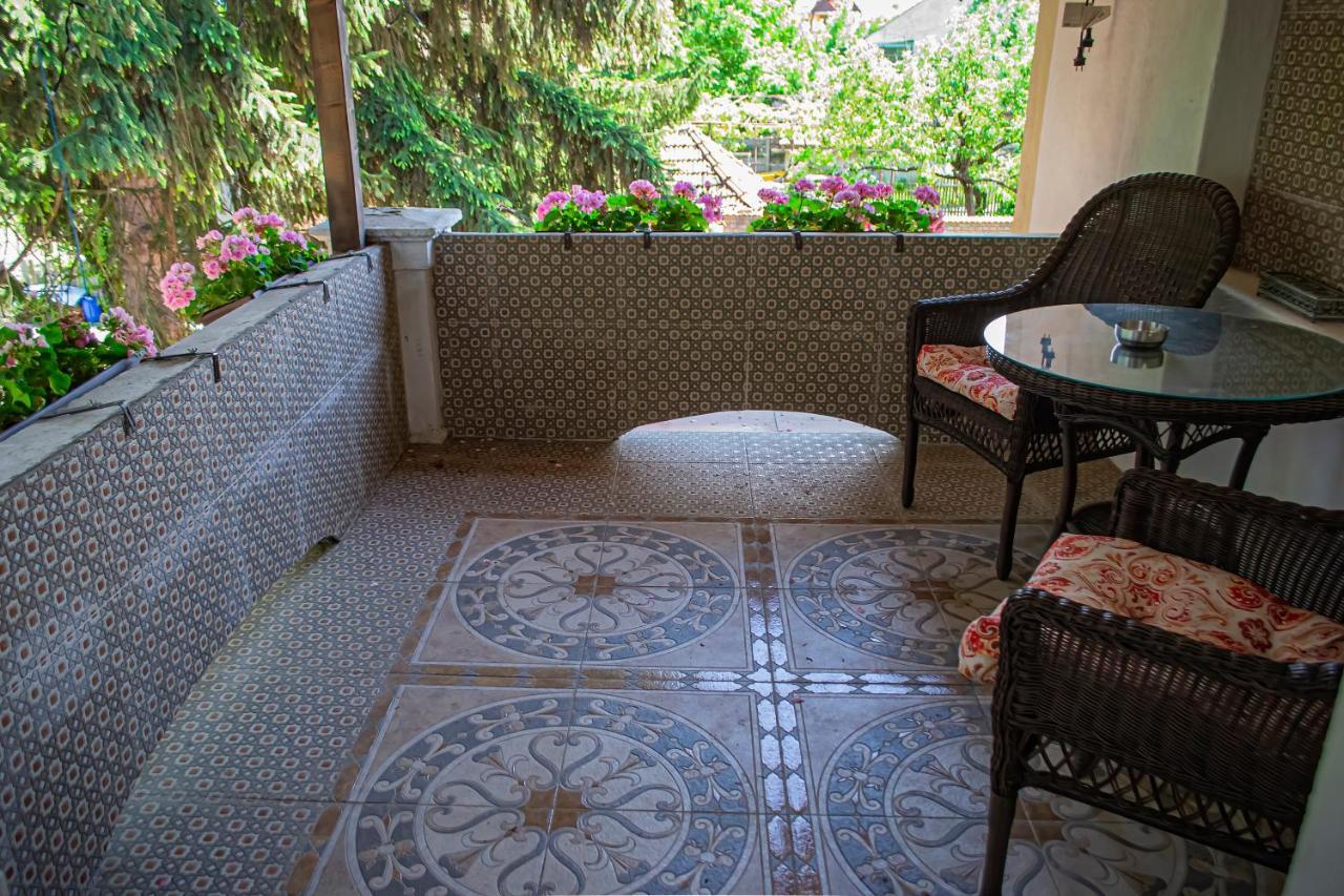 Vila Rozalia Garden Gate Avrig Exterior photo